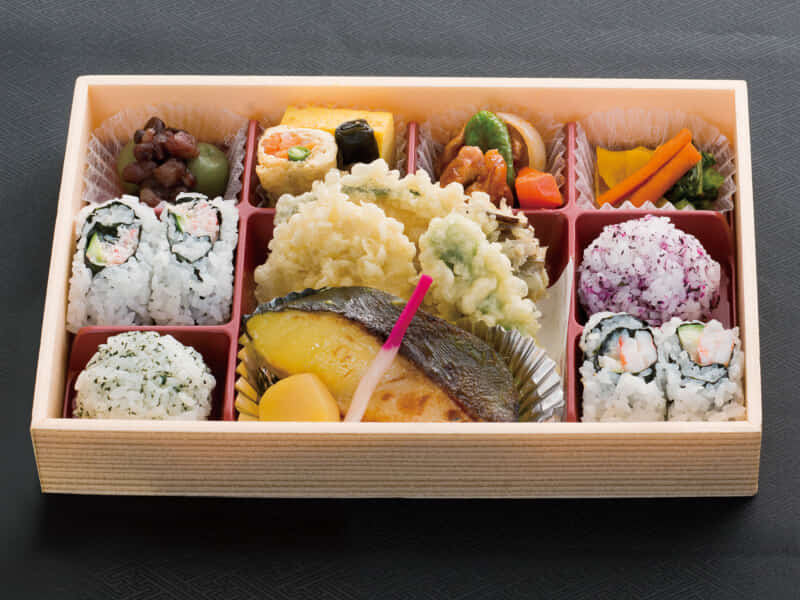 ［彩弁当］銀だらの西京焼弁当｜千葉ニュータウンでテイクアウト・デリバリーならはな膳